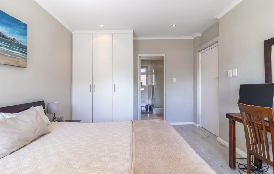 3 Bedroom Property for Sale in Sea Point Western Cape
